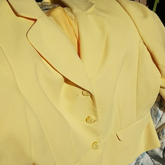 NWOT Yellow Blazer/suit jacket size 14/xl - Picture 6 of 8